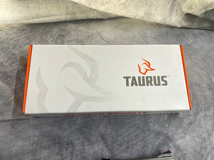 #4035-•-taurus-44,-sn:-agb049730-image-16