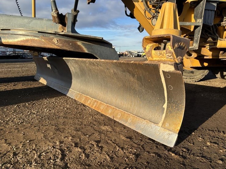 2011-deere-872gp-image-10