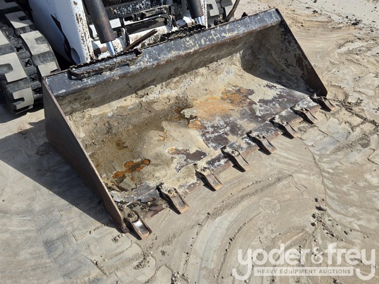 2022-bobcat-t76-image-10