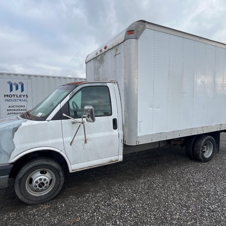 2004 GMC 14' Box Truck