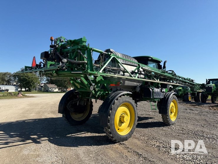 2021-john-deere-r4044-image-14