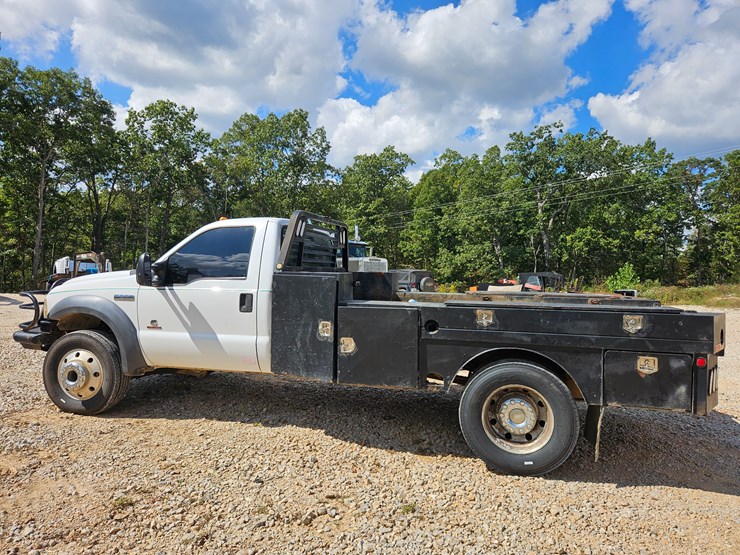 2005-ford-f550-image-8