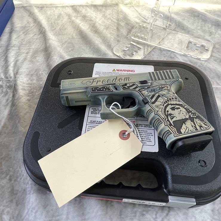 #4009 • Glock 19 Gen 3 "Liberty" Edition, SN: AKYH330
