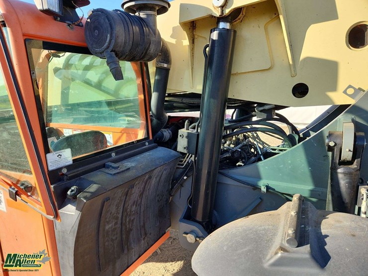 2010-jlg-g10-55a-image-17