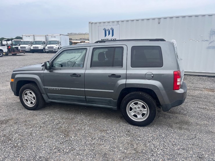 2011-jeep-patriot-image-2