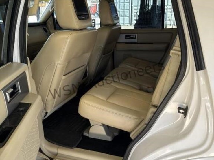 2016-ford-expedition-image-24