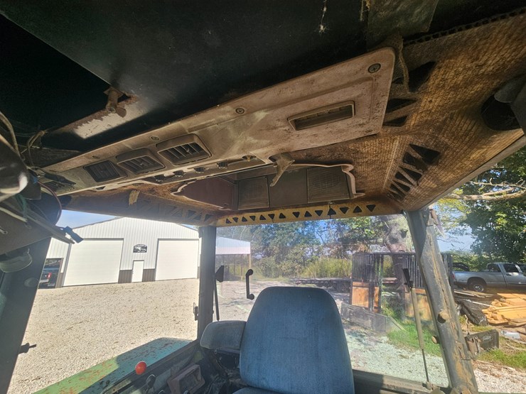 john-deere-3040-image-36