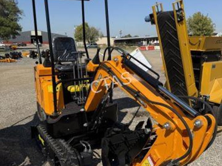 #111-•-mini-excavator---gas---model:15-image-2