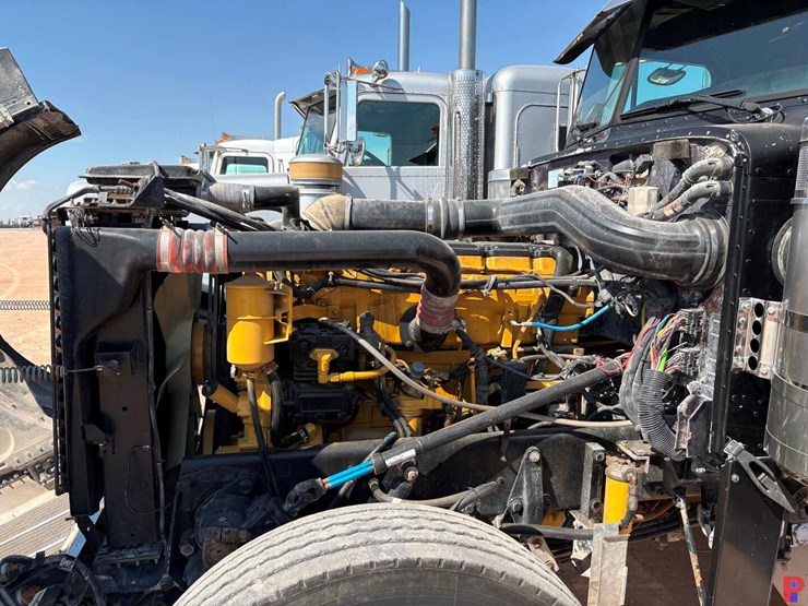 2002-peterbilt-379-image-19