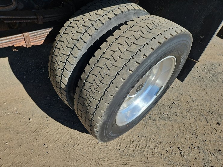 2015-ford-f550-xl-image-11