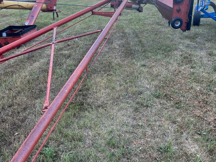 10-x-61-westfield-auger-with-mechanical-swing--hopper-image-17