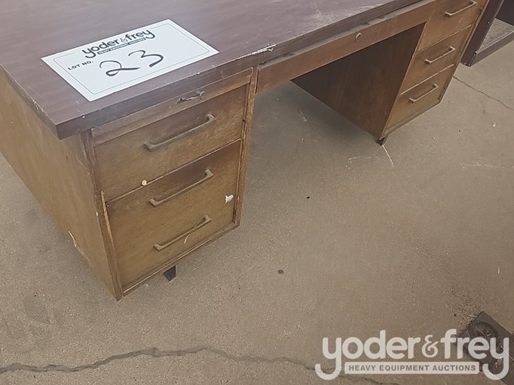 office-desk-image-5
