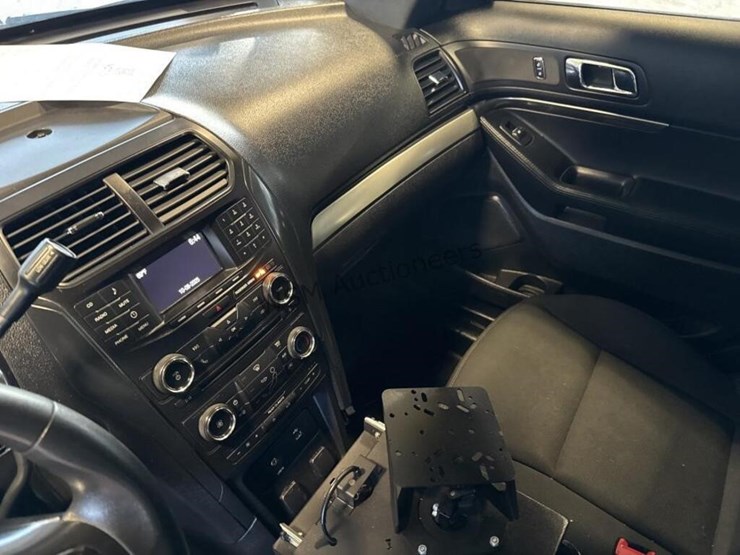 2017-ford-explorer-image-20