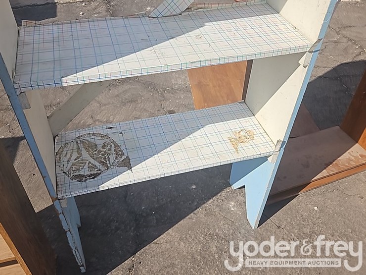 single-wooden-book-shelf-image-2