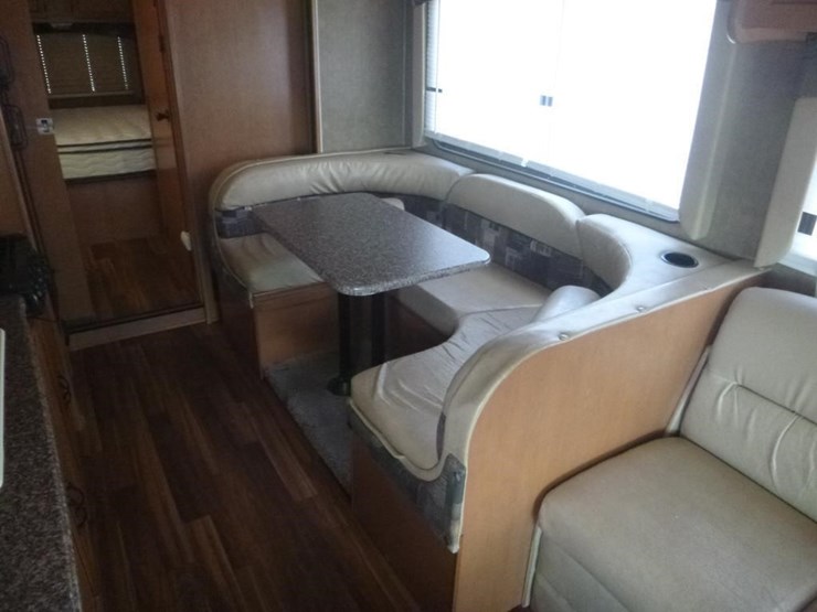 2014-ford-e450-image-67