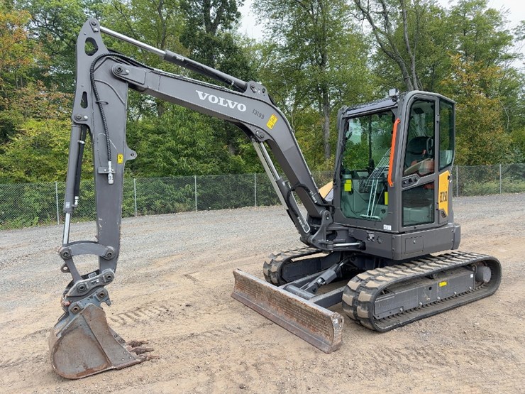 2023-volvo-ecr50f-mini-excavator-image-1