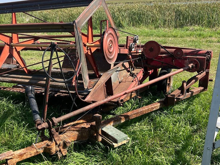 18’-versatile-swather-image-12