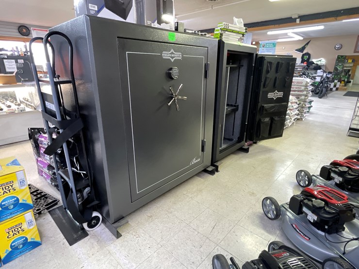 #4087-•-surelock-security-the-boss-(76)-gun-safe-image-1
