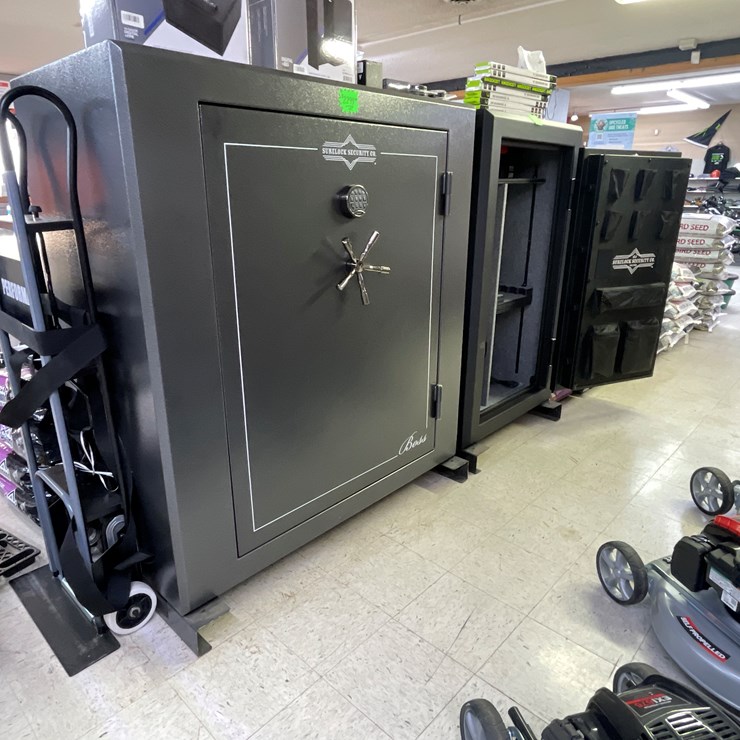 #4087 • Surelock Security The Boss (76) Gun Safe