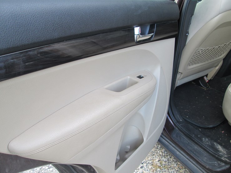 2011-kia-sorento-image-13