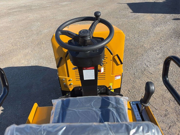 1-ton-vibratory-padfoot-roller-image-14