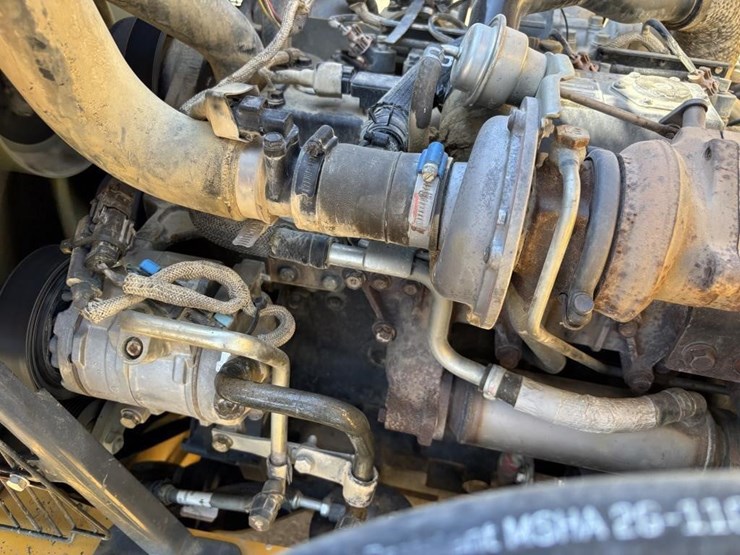 2019-deere-310l-ep-image-53