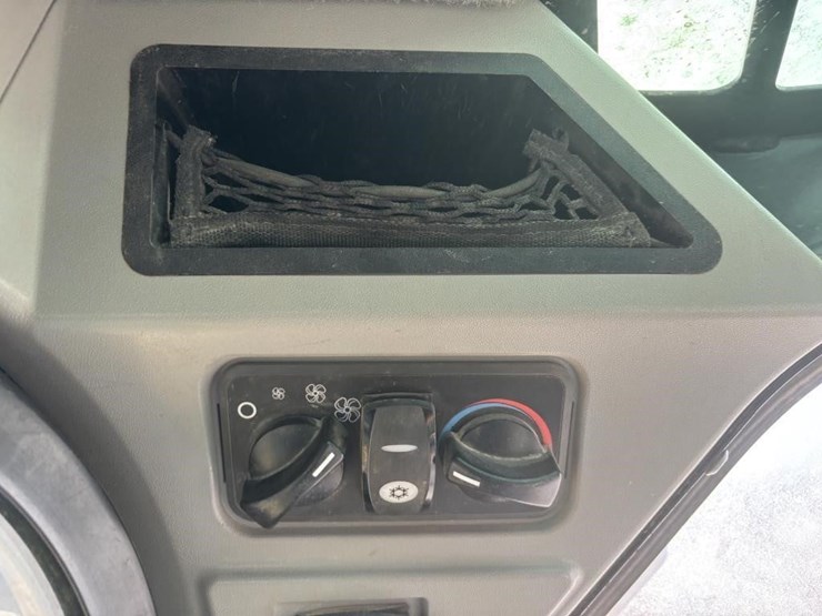 2016-caterpillar-299d2-xhp-image-28