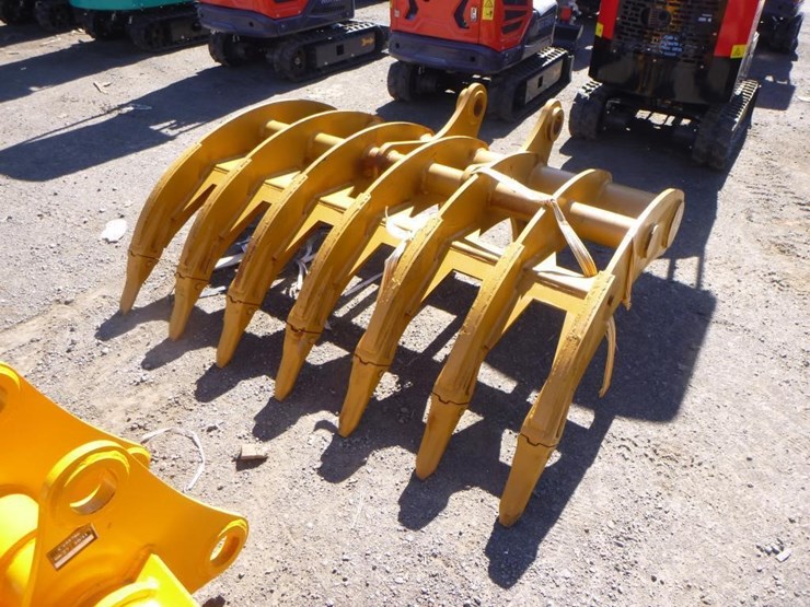 caterpillar-320-image-2