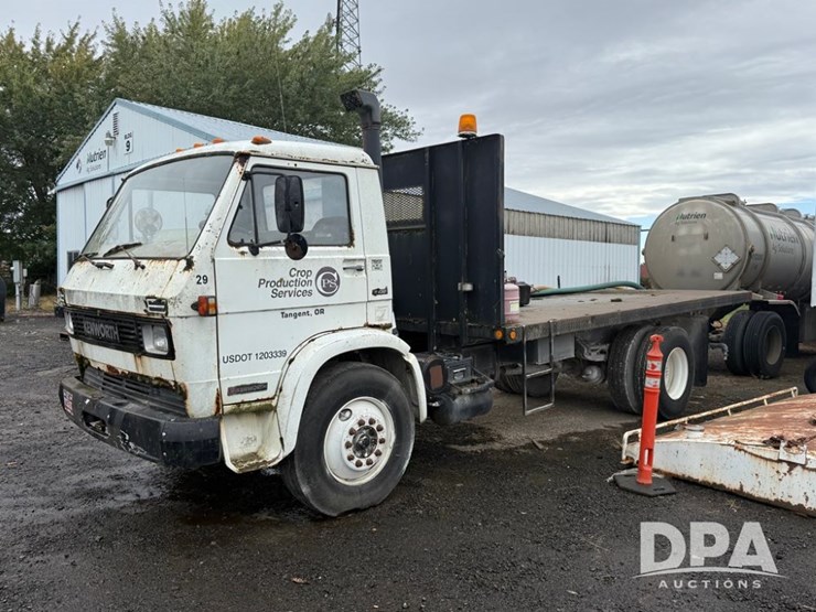 1990-kenworth-flatbed-truck-(pz13940,-unit-43842)-image-2
