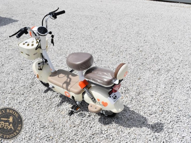 electric-scooter,-two-seater,-image-4