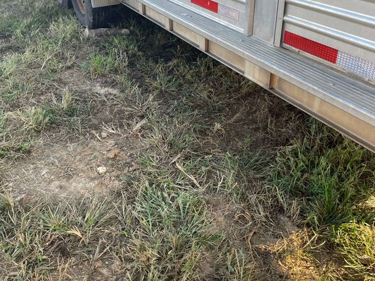 2003-20'x7'-feather-lite-aluminum-livestock-trailer-image-29