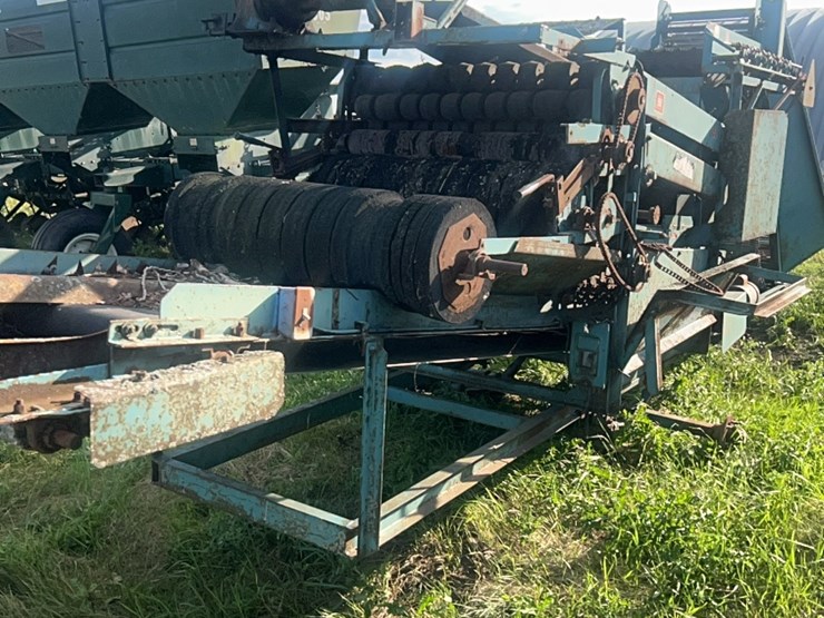 (2)-better-built-model-950-potato-seed-cutters-image-15