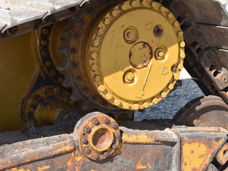 2020-caterpillar-d6n-lgp-image-91
