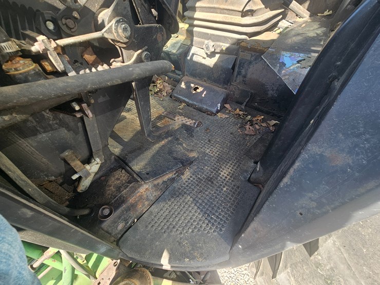 john-deere-3040-image-37