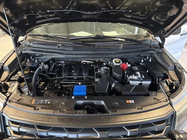2017-ford-explorer-image-12