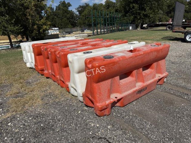 #192-•-(10)-yodock-water-wall-barriers-image-1