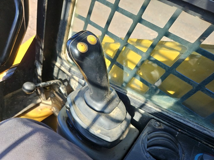 2003-caterpillar-257-image-21