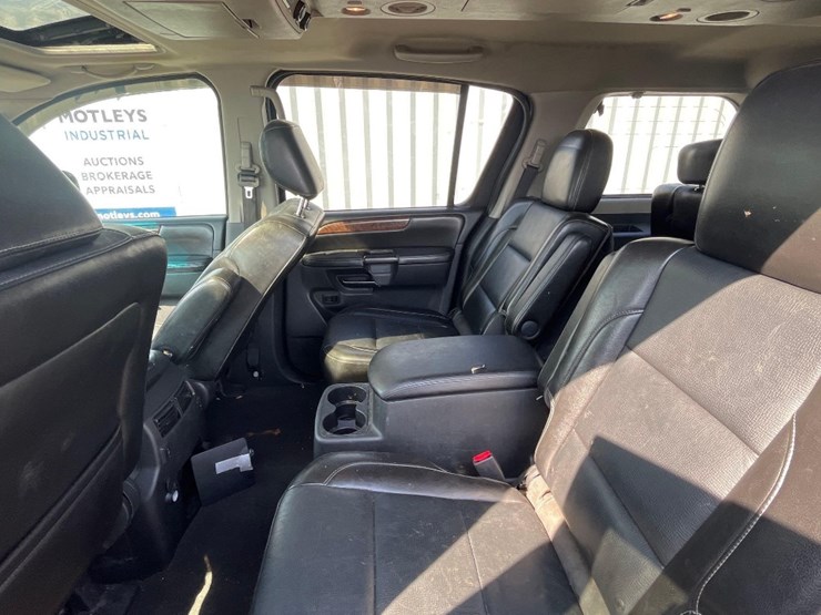 2012-nissan-armada-image-9