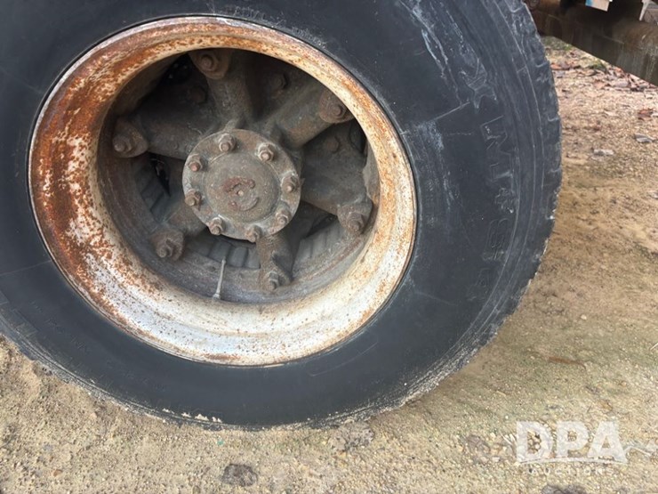 ford-l8000-image-38