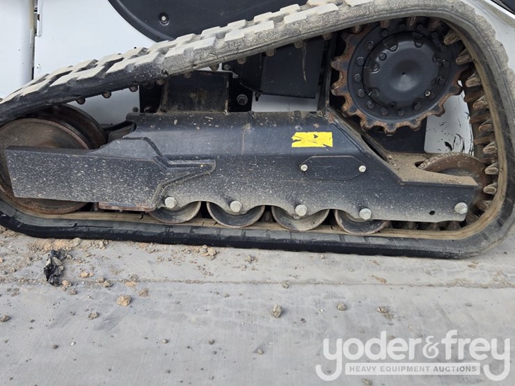2022-bobcat-t64-image-13