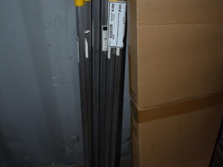 telescoping-broom-handles-image-2