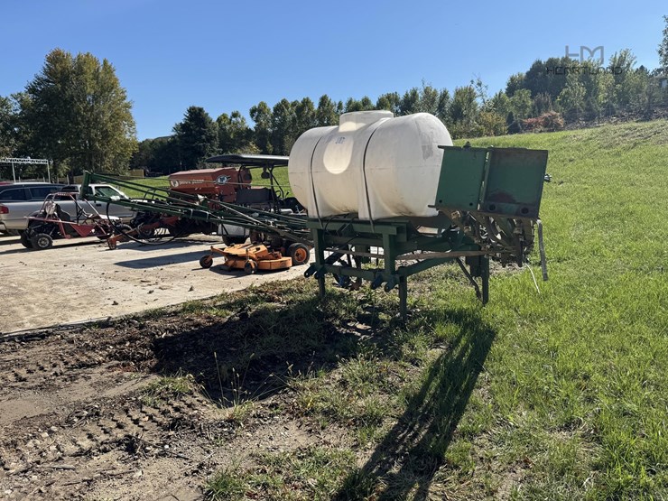 300-gallon-mounted-poly-tank-sprayer-300-gallon-mounted-poly-tank-sprayer-2001-image-1