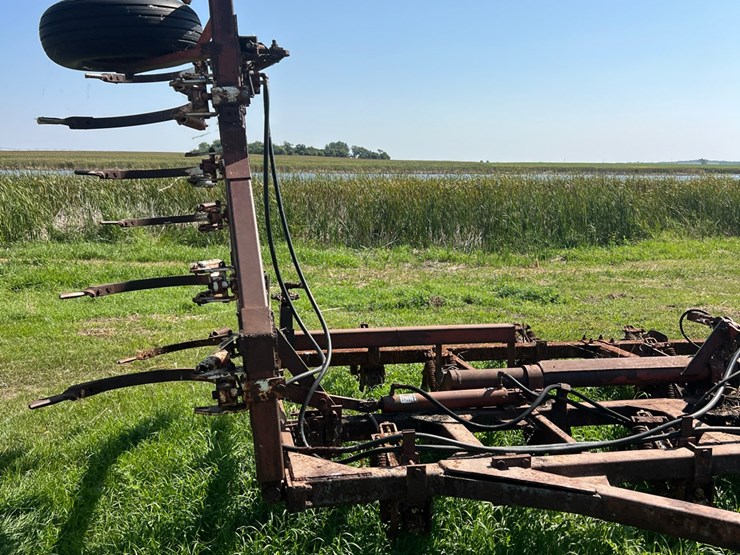 28’-chisel-plow-image-2