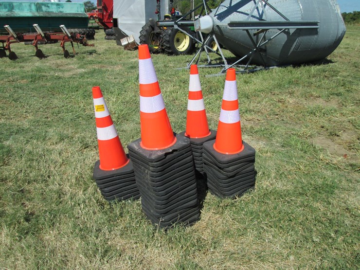 #29336-•-lot-of-(50)-unused-traffic-cones-image-1