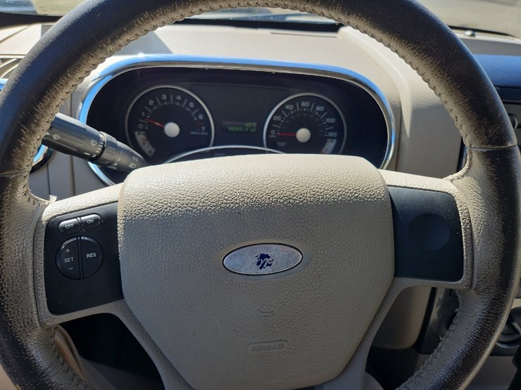 2007-ford-explorer-xlt-image-21