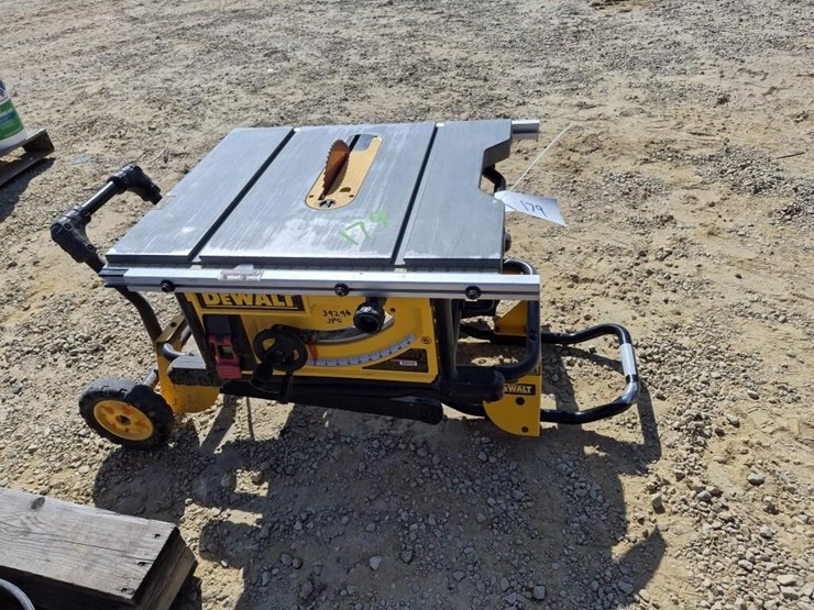 dewalt-jobsite-table-saw-image-2