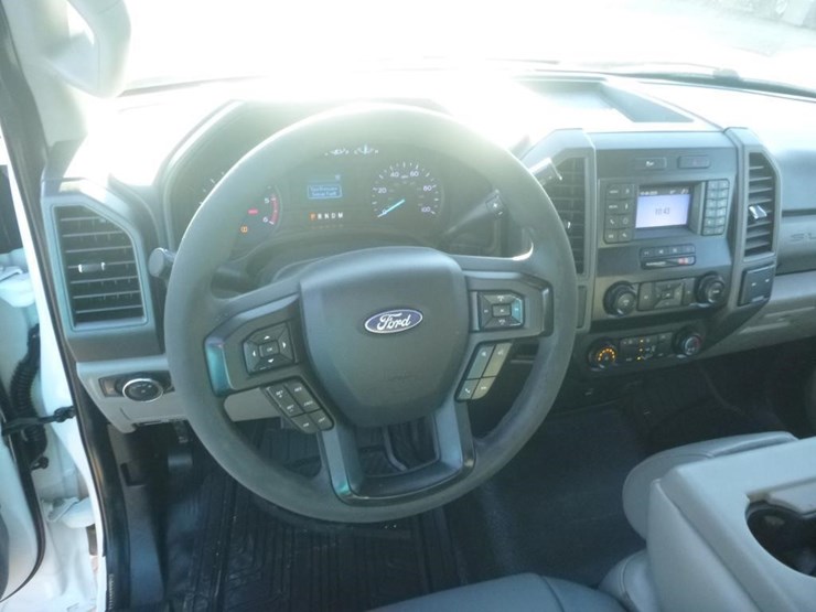 2020-ford-f350-image-21