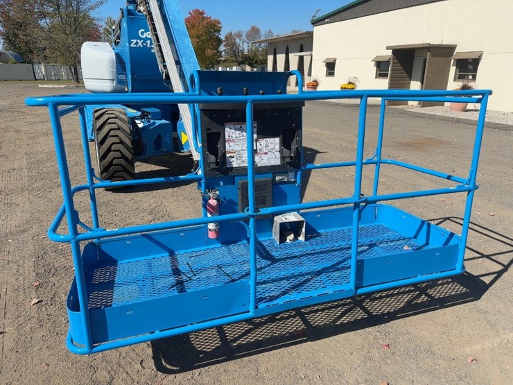 2016-genie-zx135/70-image-8