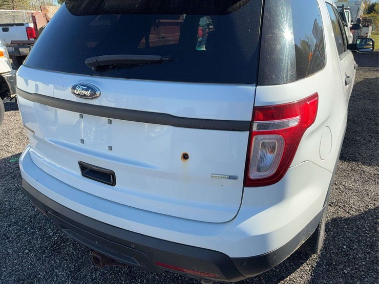 2014-ford-explorer-image-12