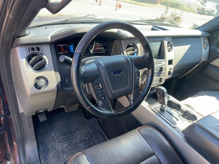 2015-ford-expedition-image-18